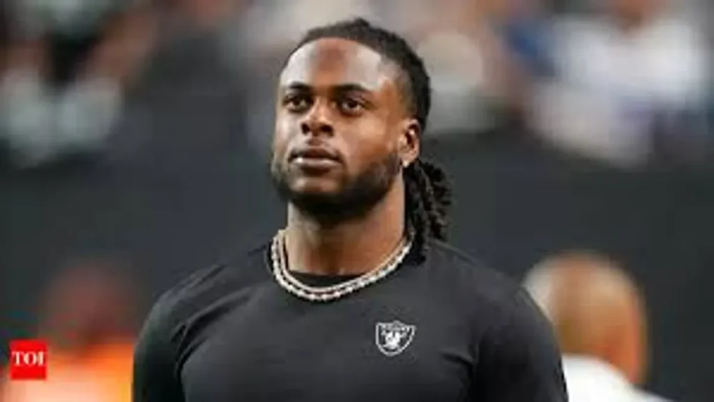Davante Adams Takes a Swipe at the Bears.